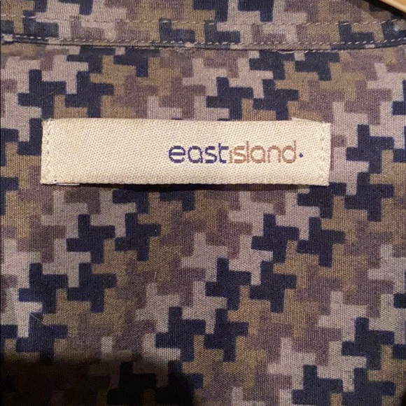 Button down - Picture 2 of 3